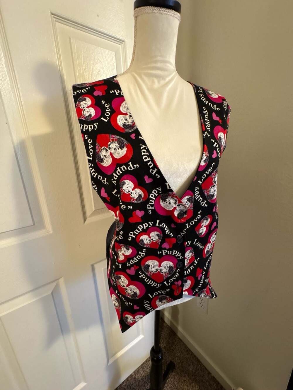 111 Main Puppy Love Vest 1X Black Red Hearts Dogs